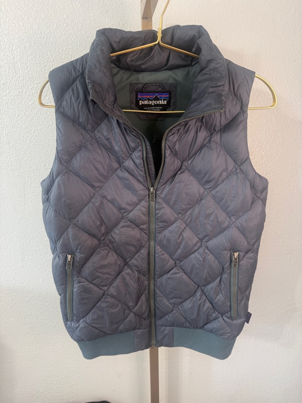 Patagonia Quilted Down Vest in Slate grey- XS